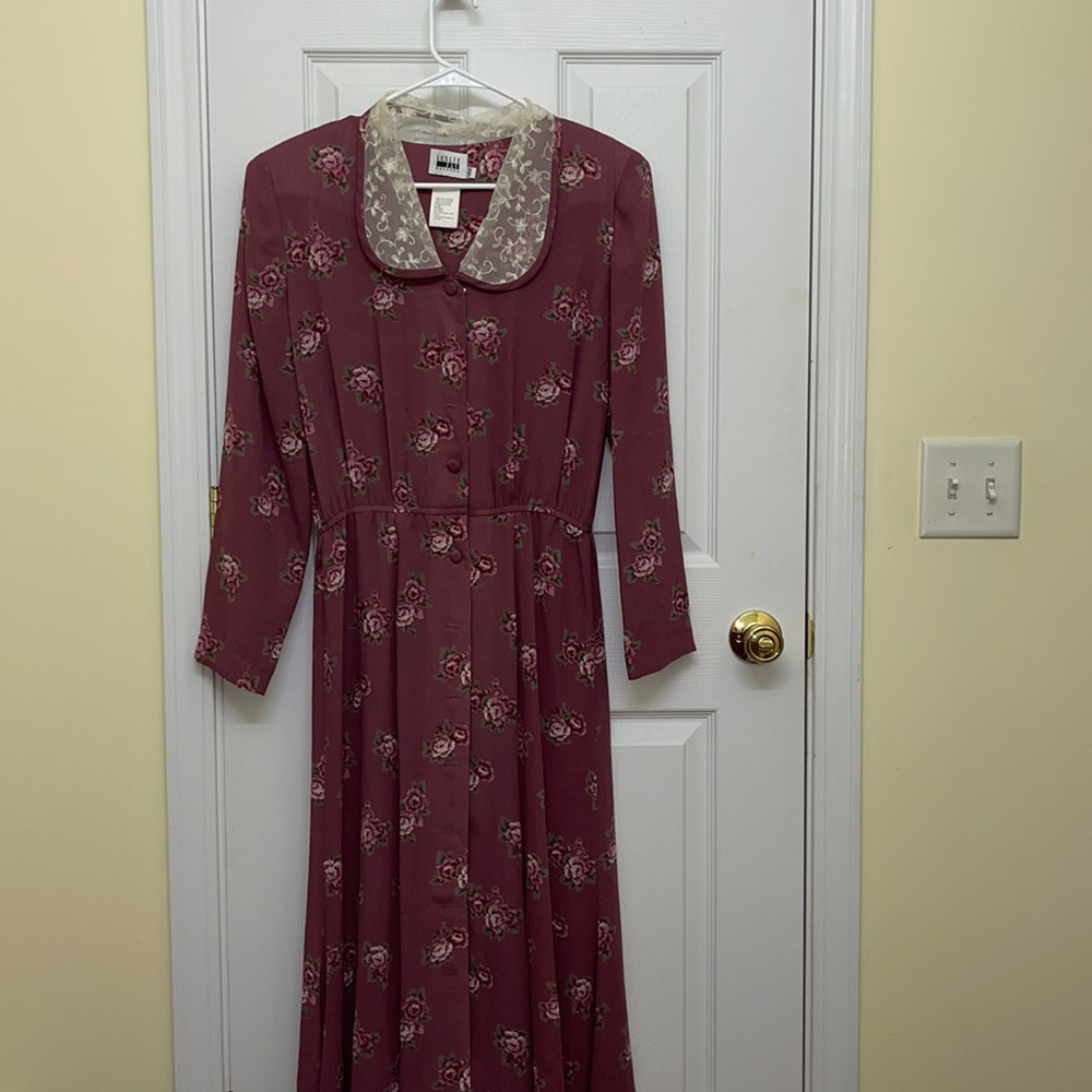 Leslie Fay Maroon Floral Dress with Lace Collar Puff Shoulders